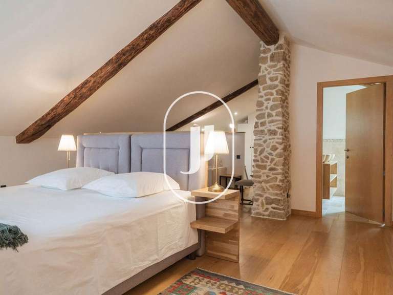 Maison Grignan - 9 chambres - 1000m²