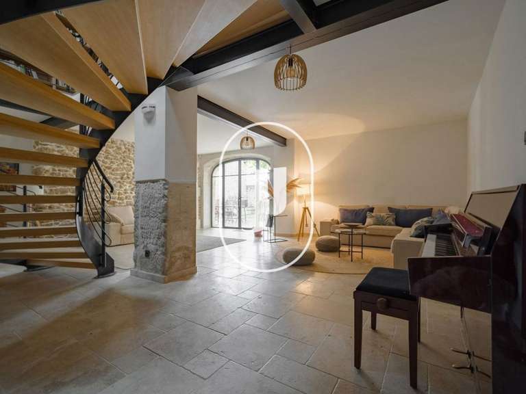 Maison Grignan - 9 chambres - 1000m²