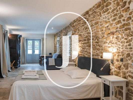 Maison Grignan - 9 chambres - 1000m²