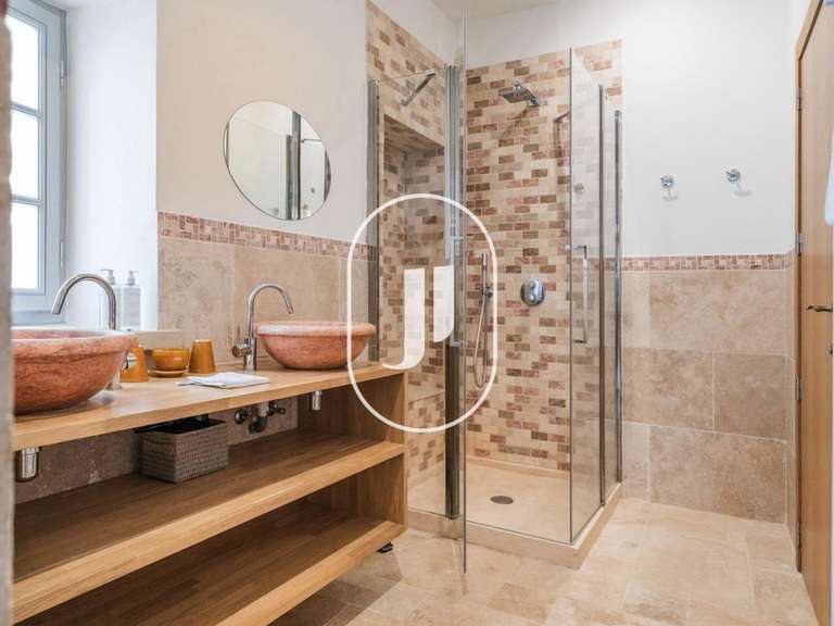 Maison Grignan - 9 chambres - 1000m²