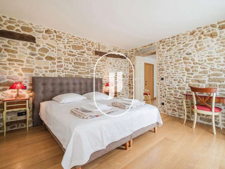 Maison Grignan - 9 chambres - 1000m²