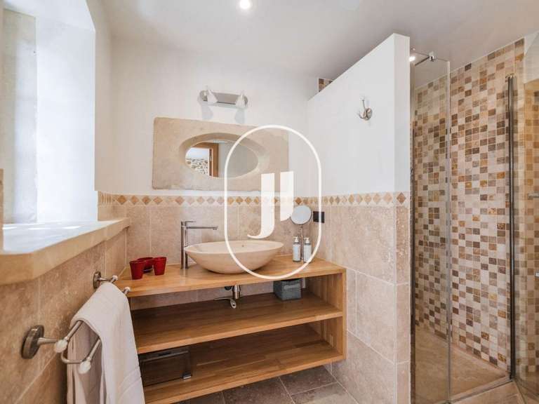 Maison Grignan - 9 chambres - 1000m²