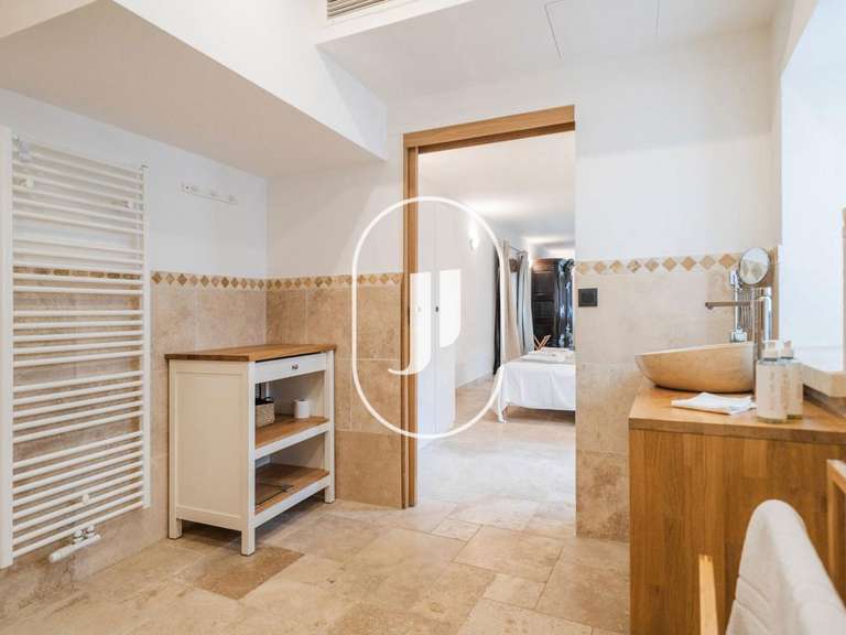 Maison Grignan - 9 chambres - 1000m²