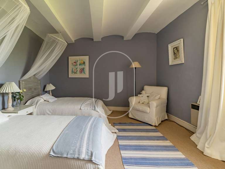 Maison Aigaliers - 4 chambres - 220m²