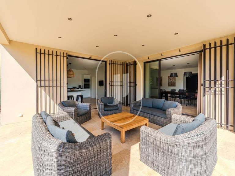 Maison Châteaurenard - 5 chambres - 341m²