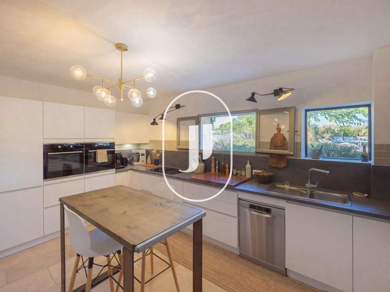 Maison Saint-Roman-de-Malegarde - 7 chambres - 300m²