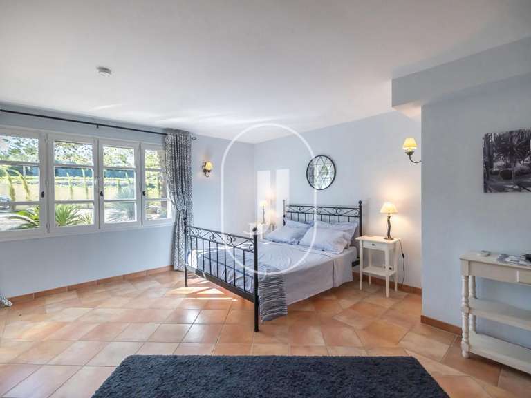 Maison Roaix - 5 chambres - 295m²