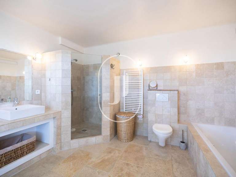 Maison Roaix - 5 chambres - 295m²