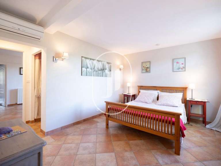 Maison Roaix - 5 chambres - 295m²