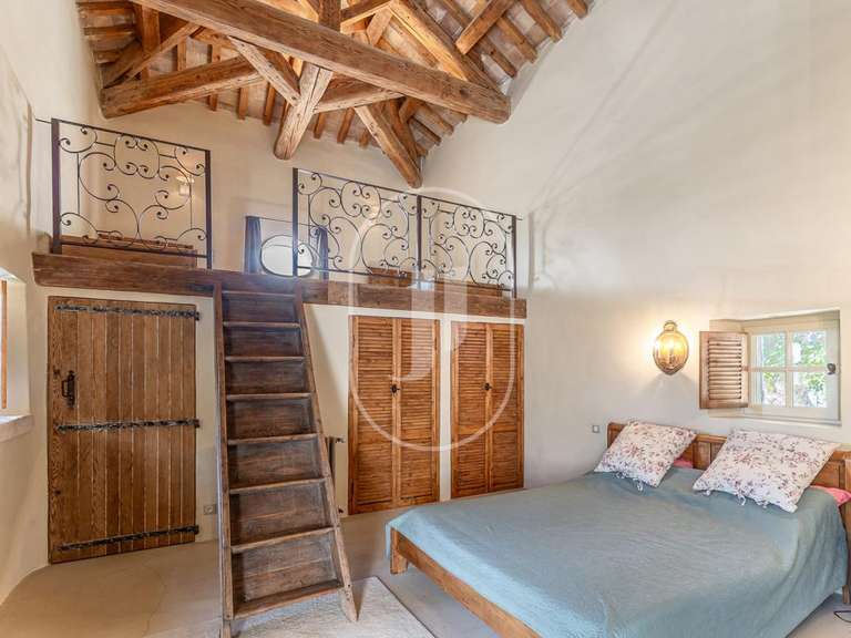 Maison L'Isle-sur-la-Sorgue - 4 chambres - 302m²