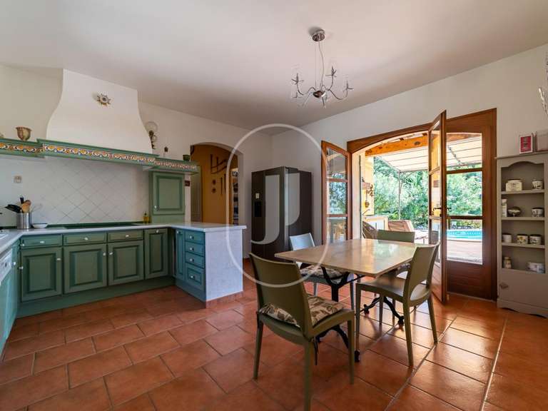 Maison Cornillon - 4 chambres - 211m²