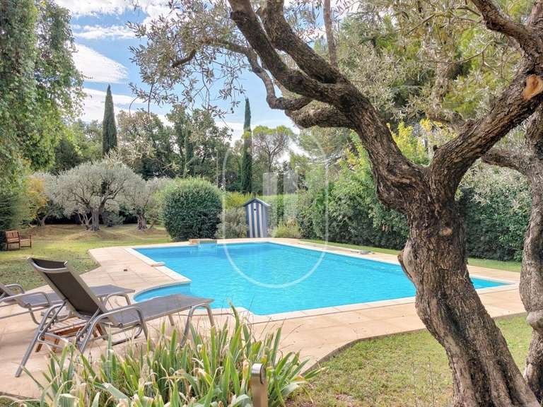 Maison Carpentras - 3 chambres - 167m²
