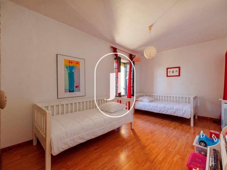 Maison Bollène - 4 chambres - 320m²