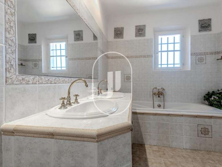 House Beaumont-du-Ventoux - 5 bedrooms - 203m²
