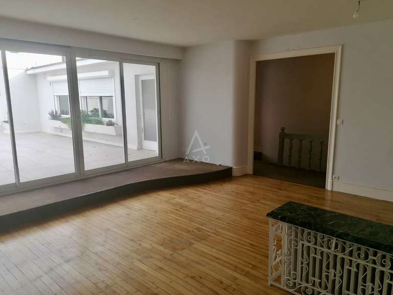 House Angoulême - 900m²