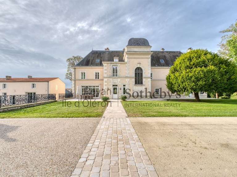 Château Rochefort - 6 chambres - 600m²