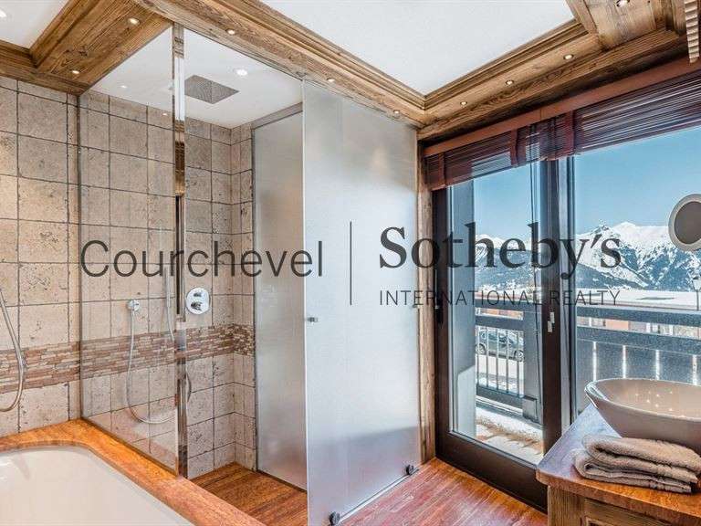 Chalet Courchevel - 6 bedrooms - 300m²