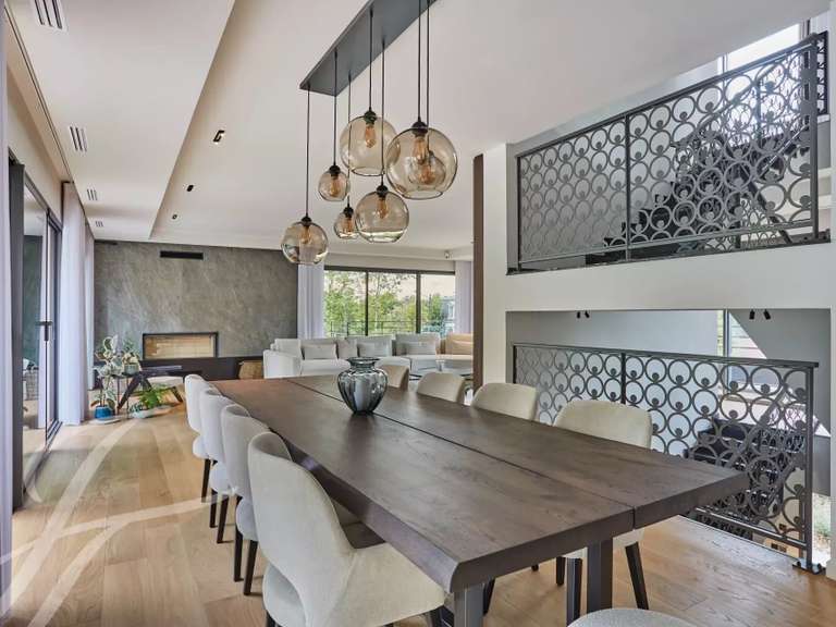 Maison Noisy-le-Grand - 5 chambres - 318m²