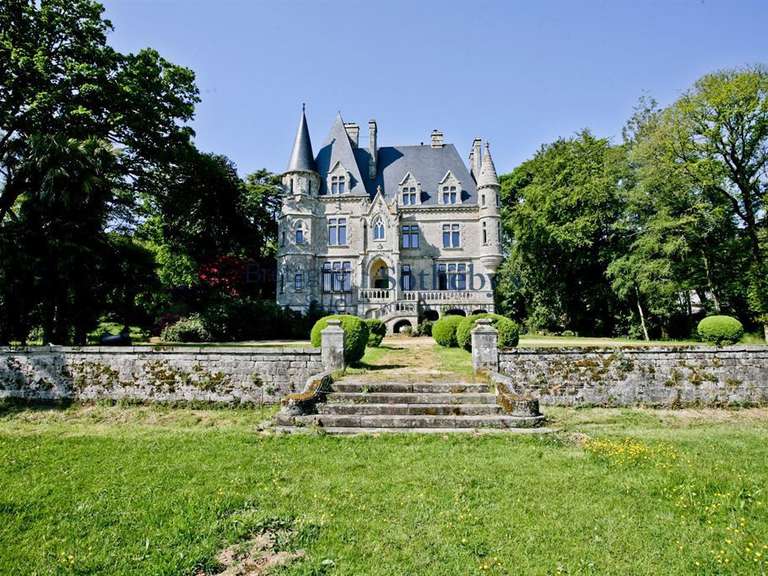 Castle Plaudren - 15 bedrooms - 900m²