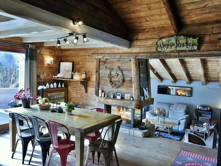 House Arâches-la-Frasse - 5 bedrooms - 200m²