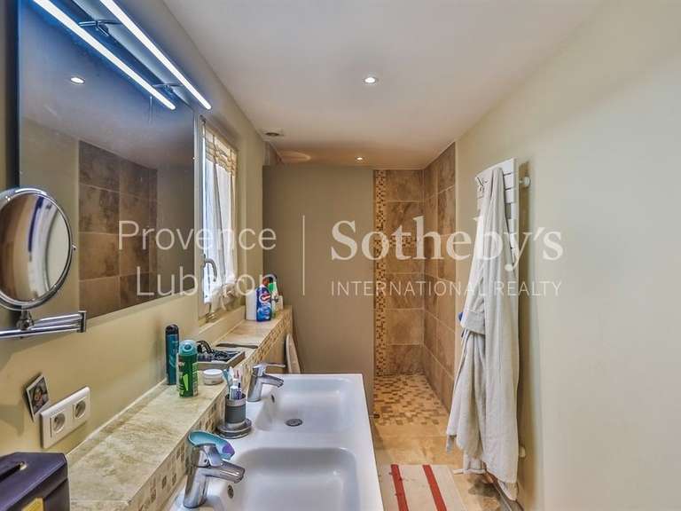 House Saint-Saturnin-lès-Apt - 7 bedrooms - 500m²