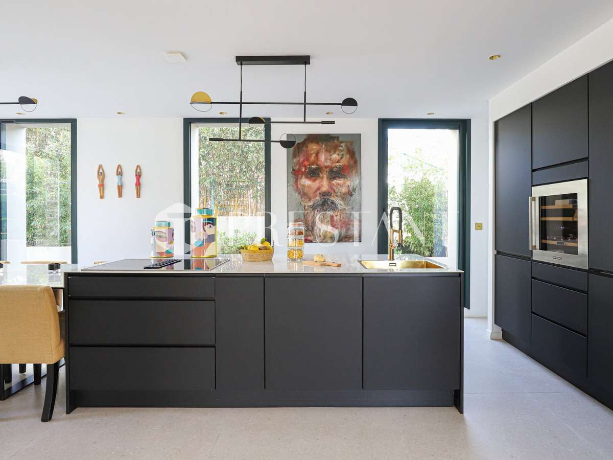 House Biarritz