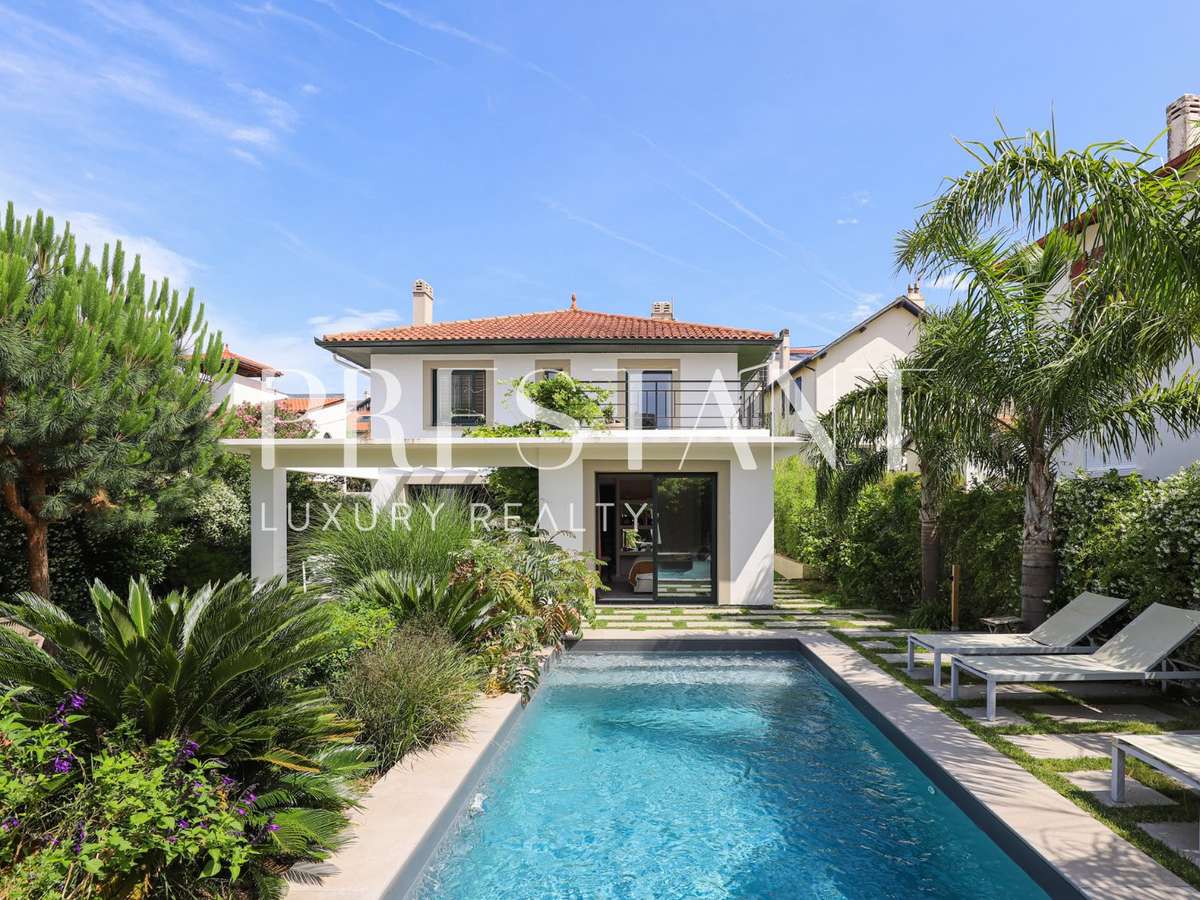 House Biarritz