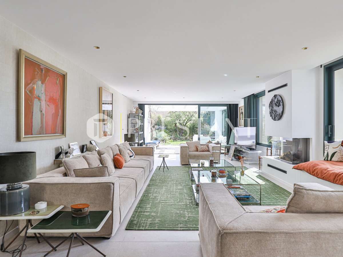 House Biarritz