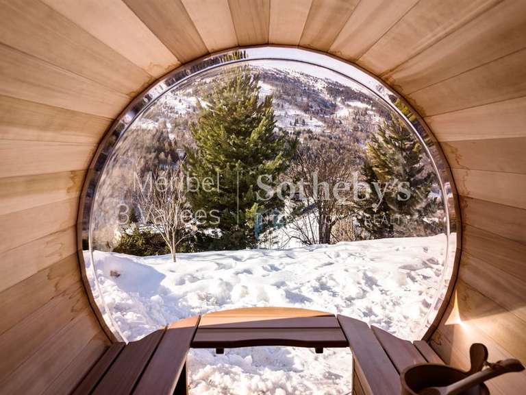 Chalet Meribel-les-allues - 6 bedrooms - 330m²