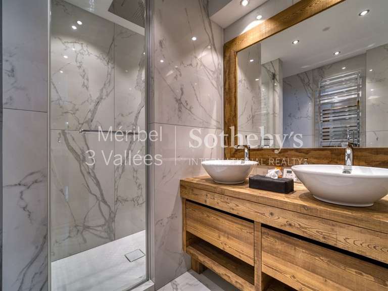 Chalet Meribel-les-allues - 6 bedrooms - 420m²