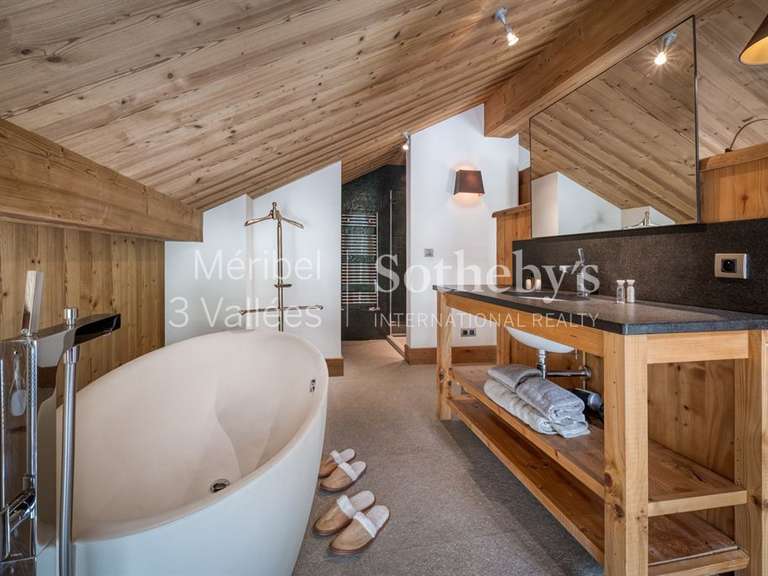 Chalet Meribel-les-allues - 6 bedrooms - 370m²