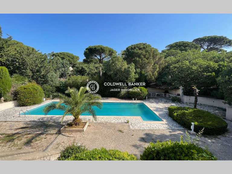 Villa Sainte-Maxime - 5 chambres - 300m²