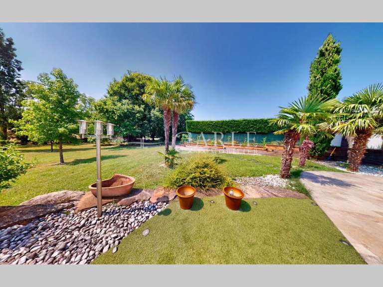 Villa Genas - 4 chambres - 311m²