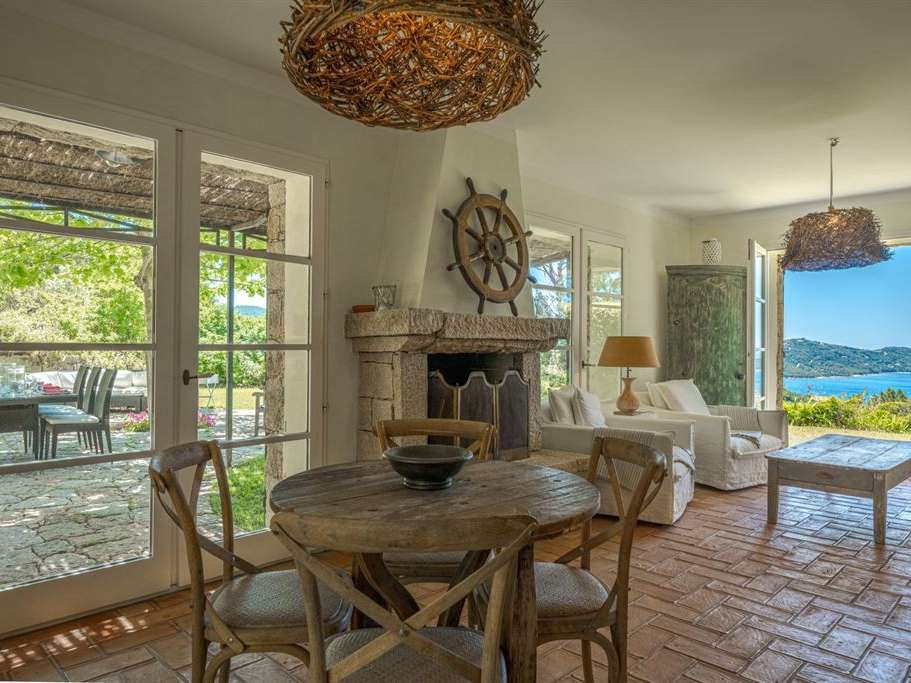House Coti-Chiavari