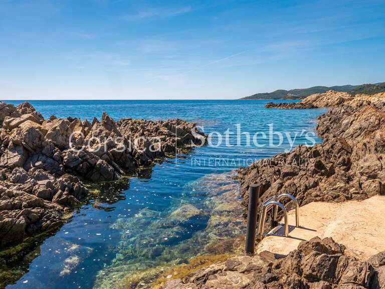 House Sari-Solenzara - 5 bedrooms - 400m²