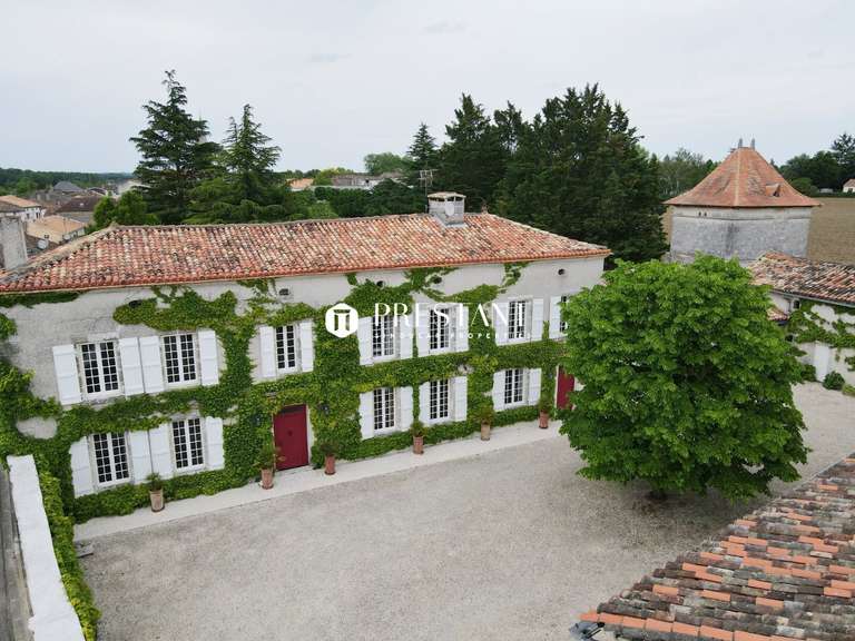 House Angoulême - 7 bedrooms - 310m²