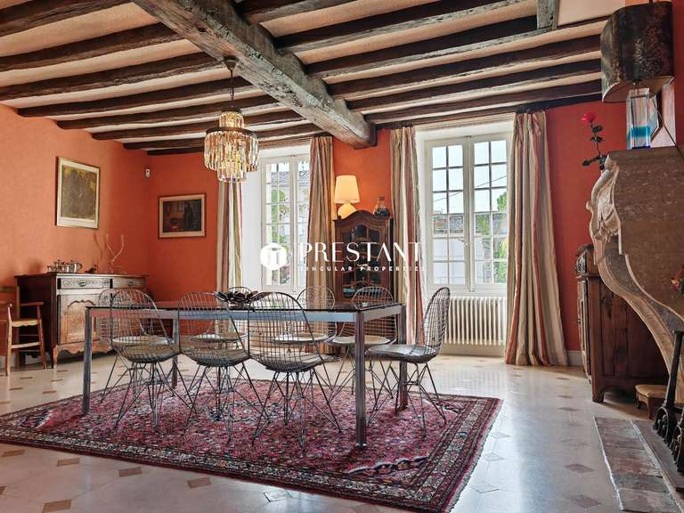 House Angoulême - 7 bedrooms - 310m²