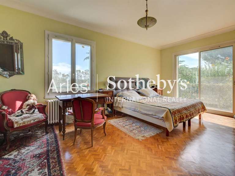 Maison Saint-Martin-de-Crau - 5 chambres - 330m²