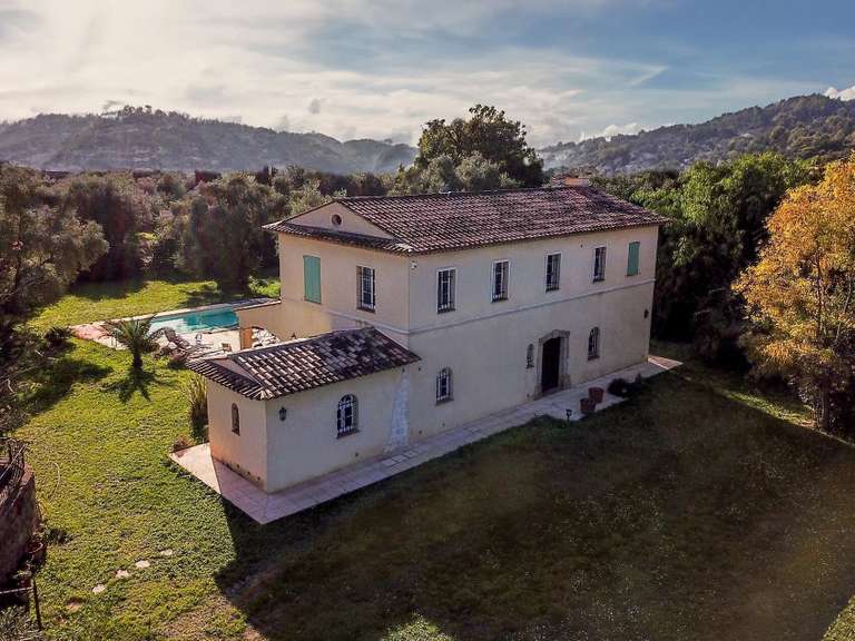 Villa Valbonne - 4 bedrooms - 206m²