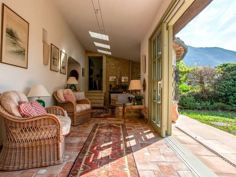 Villa Le Bar-sur-Loup - 5 bedrooms - 237m²
