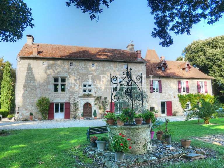 Manor Agen - 5 bedrooms - 400m²