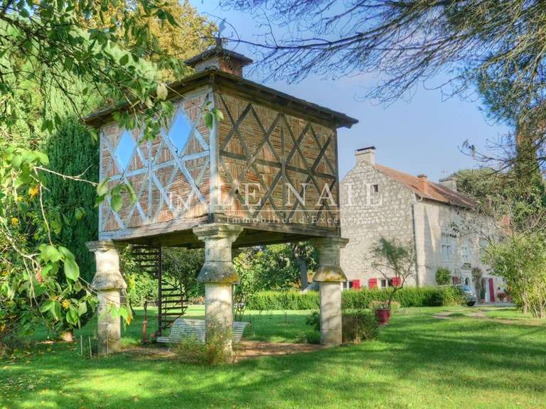 Manor Agen - 5 bedrooms - 400m²