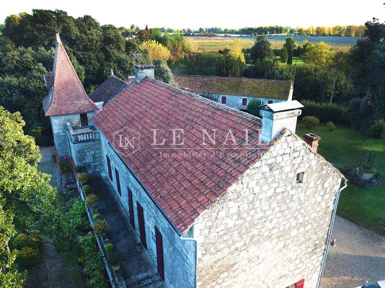Manor Agen - 5 bedrooms - 400m²