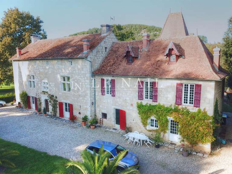 Manor Agen - 5 bedrooms - 400m²