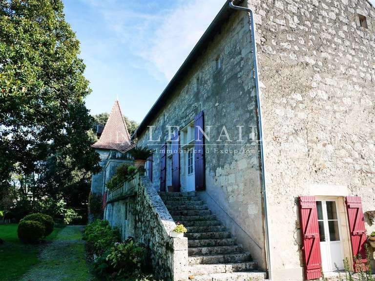 Manor Agen - 5 bedrooms - 400m²