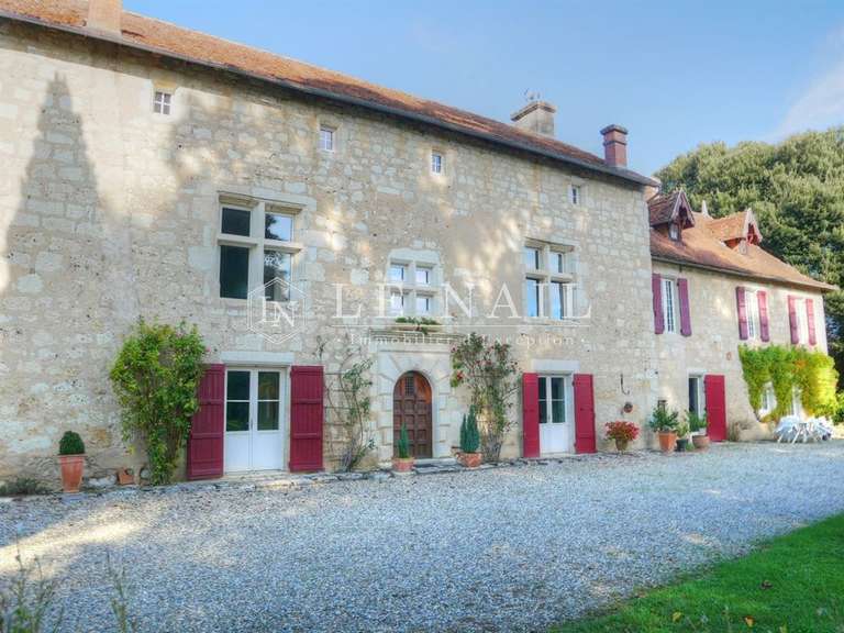Manor Agen - 5 bedrooms - 400m²