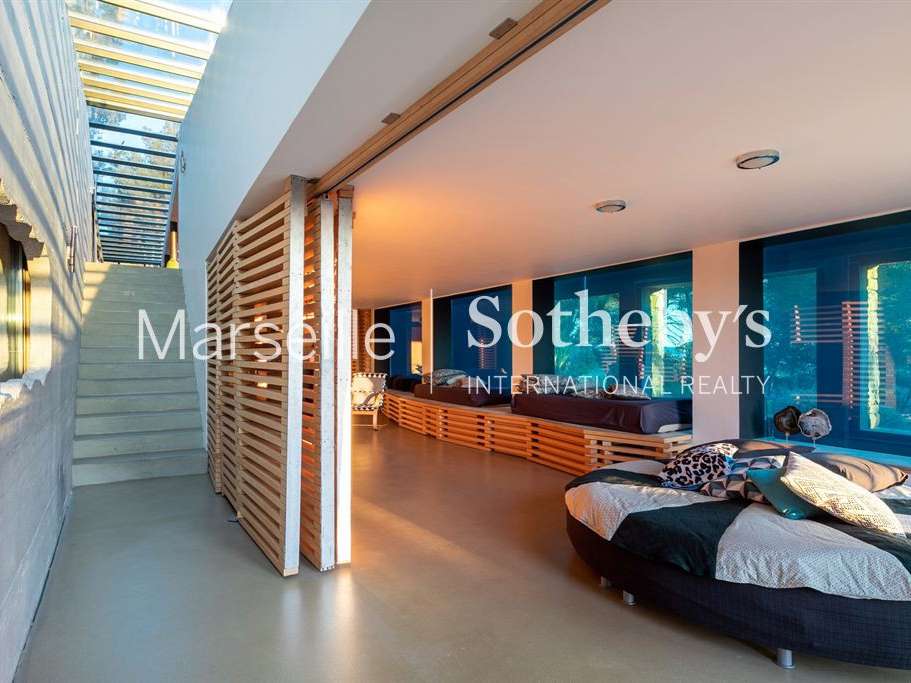 House Bandol