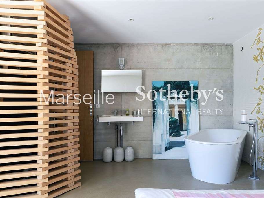 House Bandol
