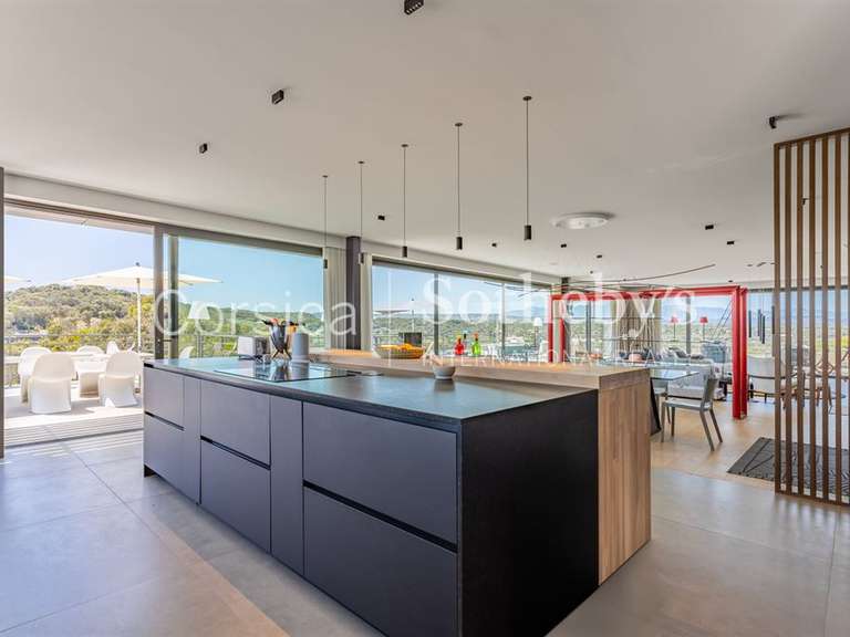 House Bonifacio - 5 bedrooms - 350m²