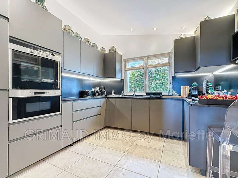 Villa Grimaud - 5 bedrooms - 234m²